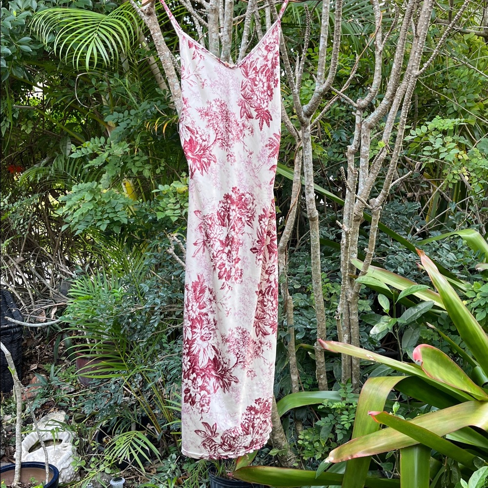 See You Monday Red and Cream Print Slip Dress L Silky